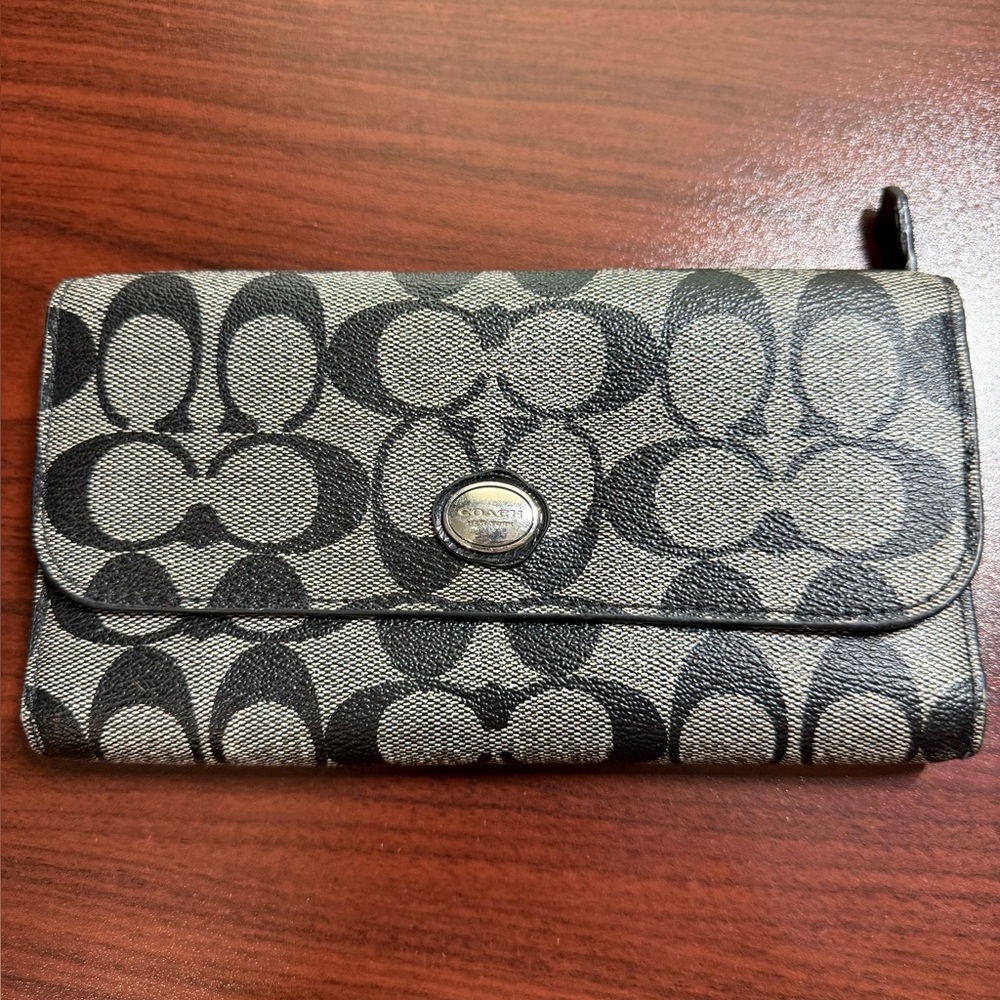 Coach Black and Gray Wallet EUC